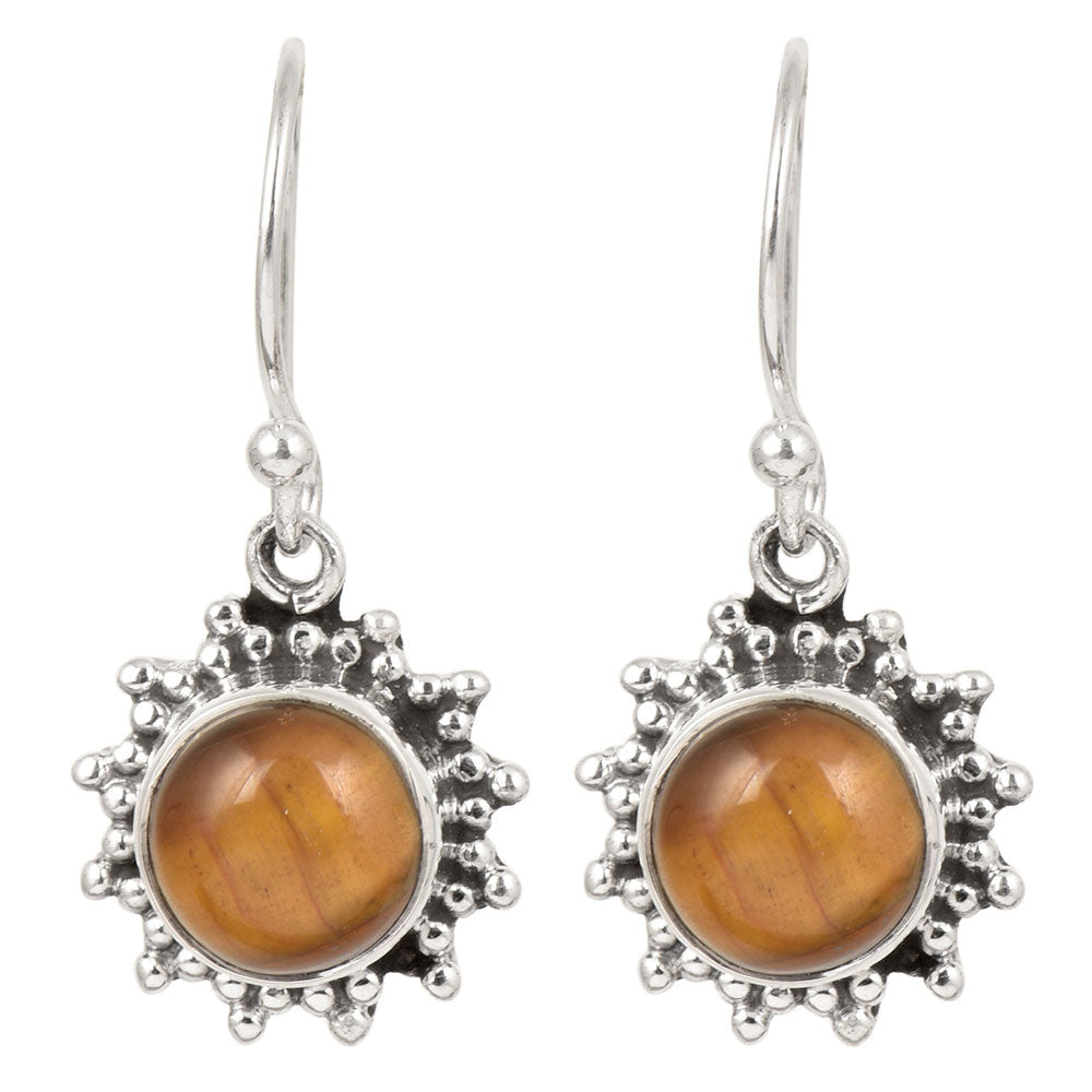 Focus on the round earrings motif of these round earrings.