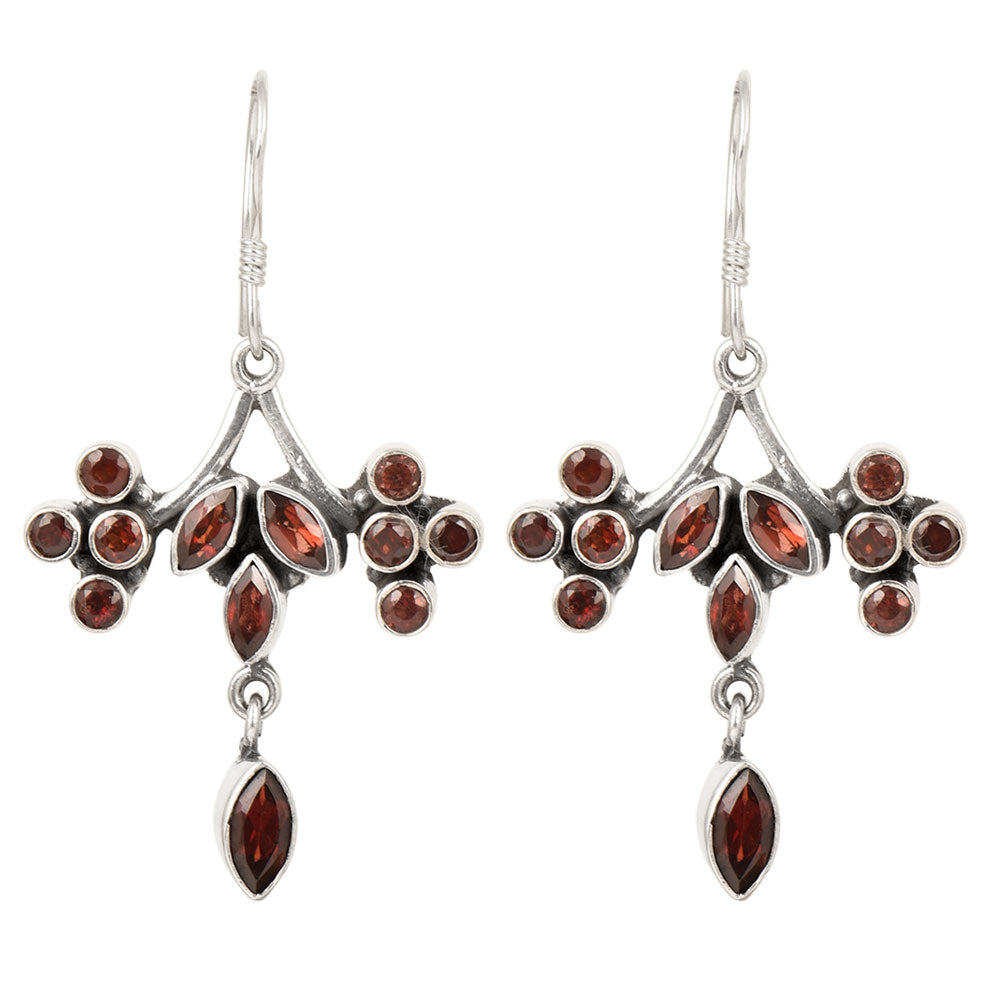 Focus on the garnet earrings motif of these garnet earrings.
