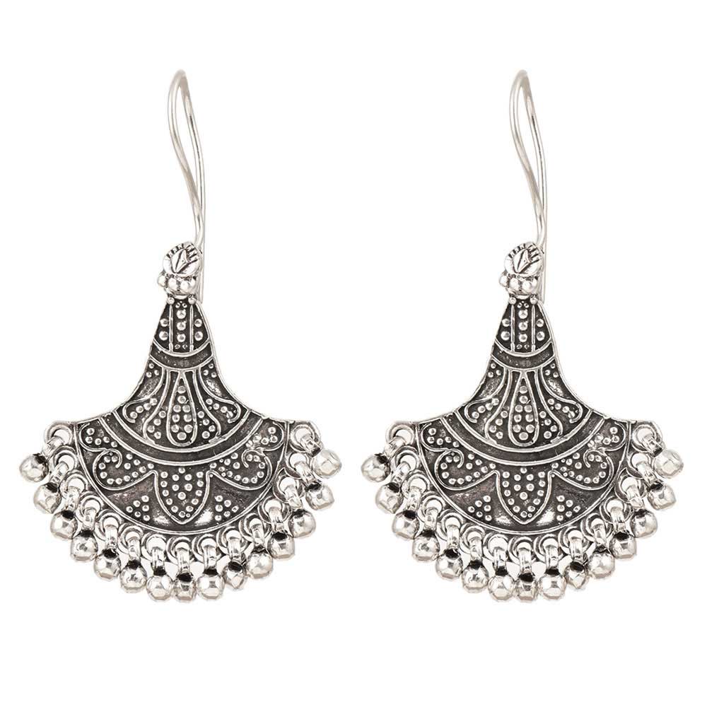 Handcrafted earrings with heritage design