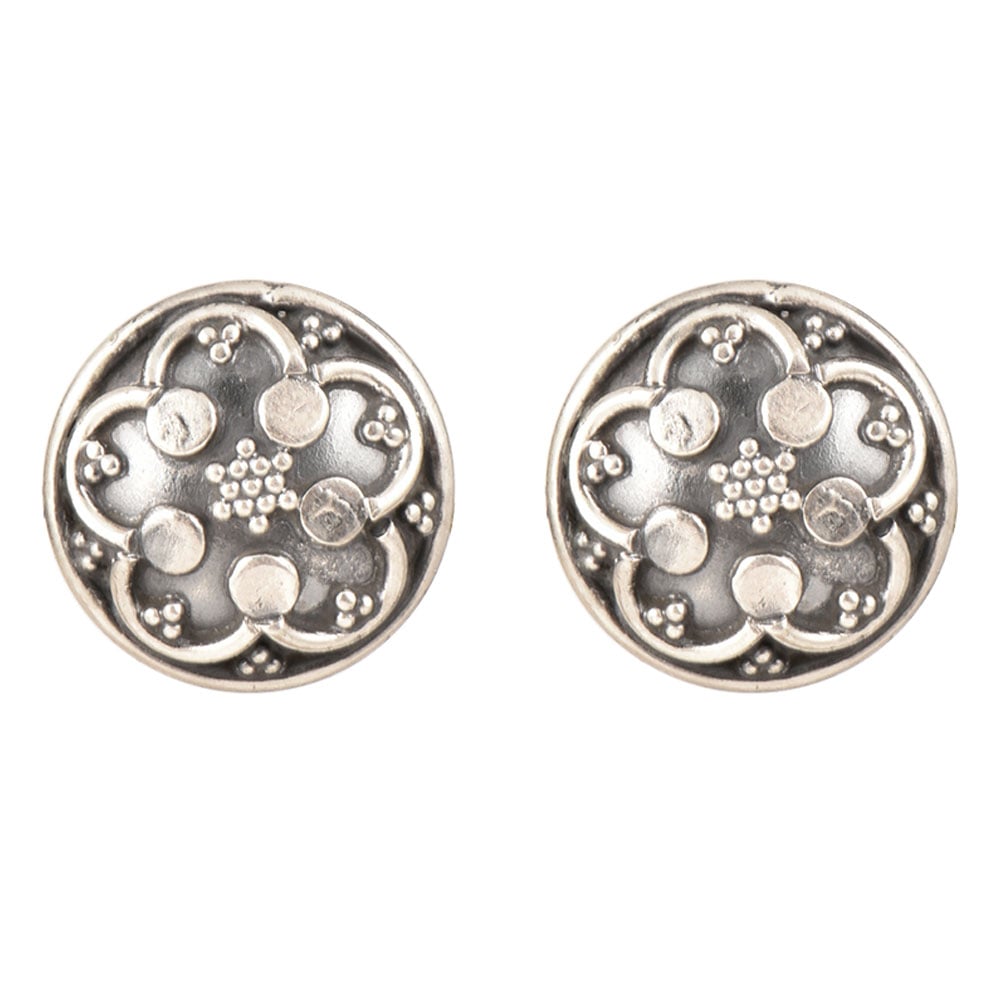 Handcrafted earrings with heritage design