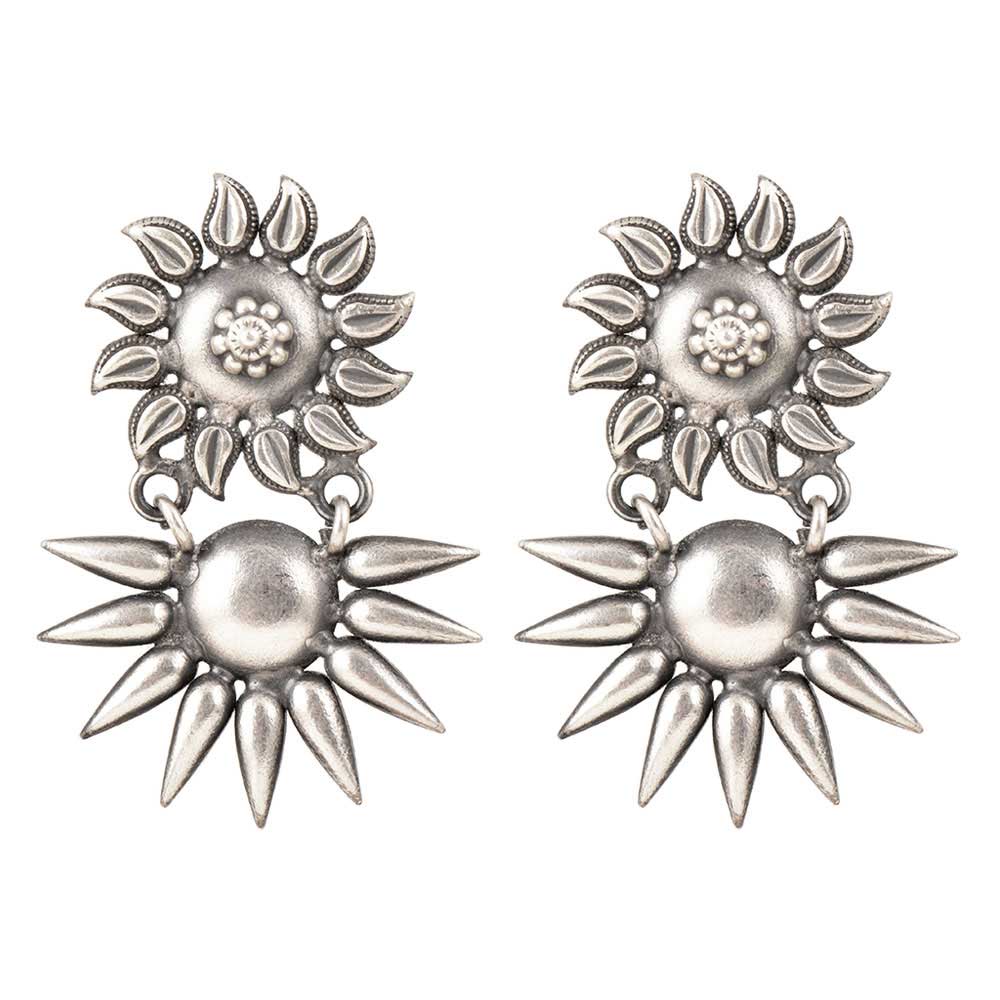 Detailed shot highlighting the craftsmanship of 92.5 sterling silver starry delight stud stud earrings