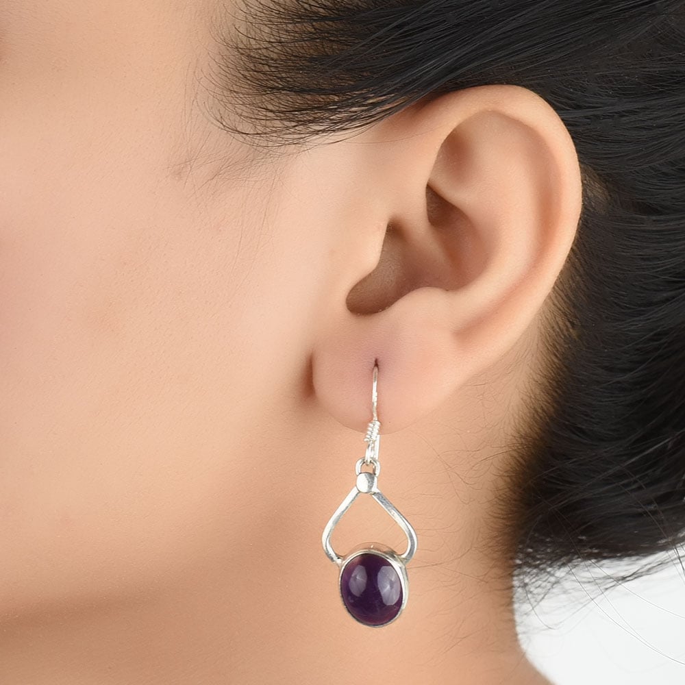 Earrings with amethyst in 92.5 Sterling Silver, carefully crafted and inspired by textile motifs.