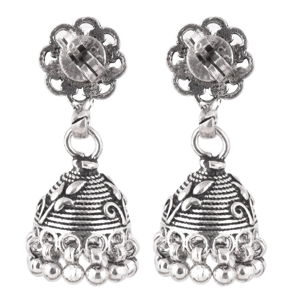 Side angle showing Flower shape and texture