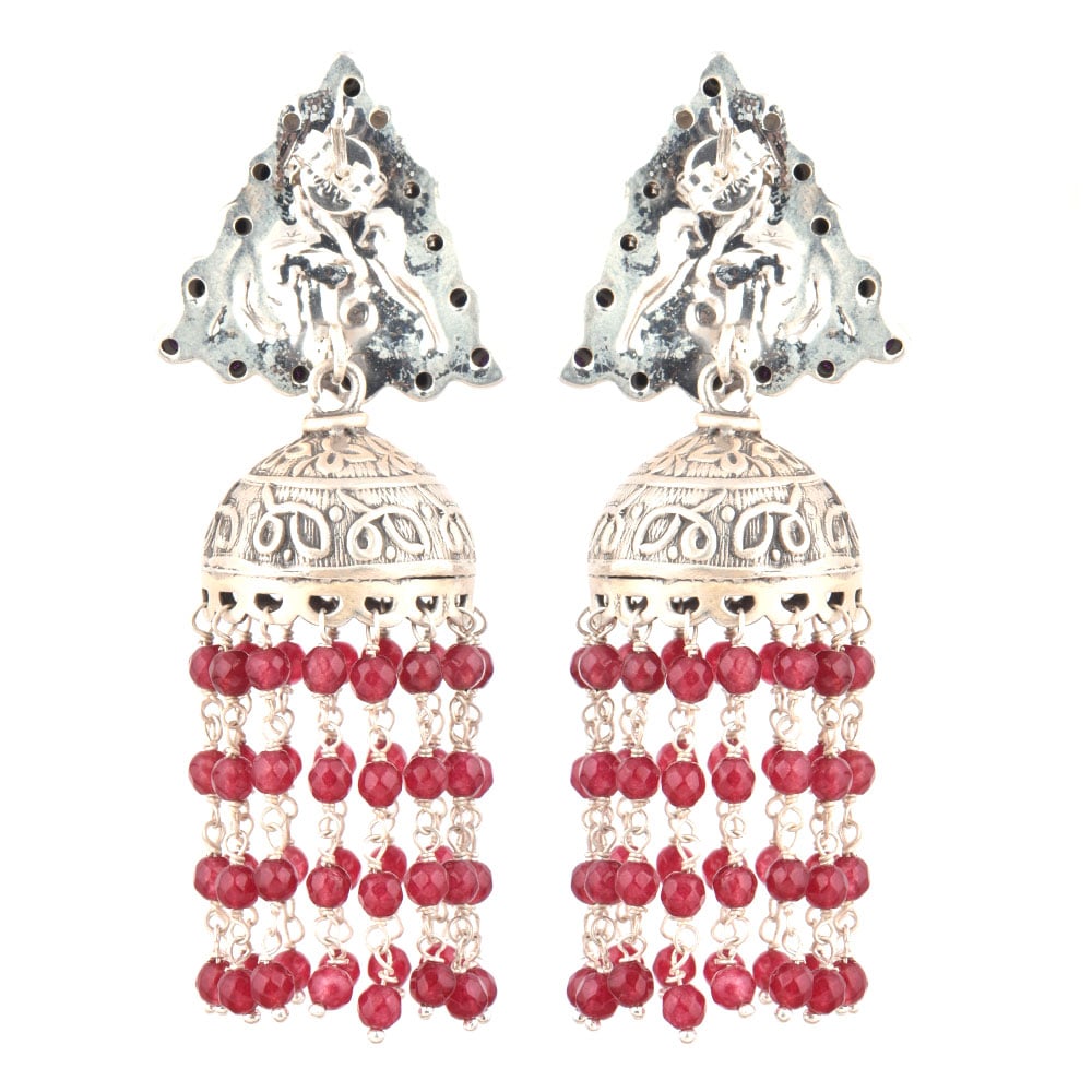 Side angle showing Amethyst & Onyx shape and texture