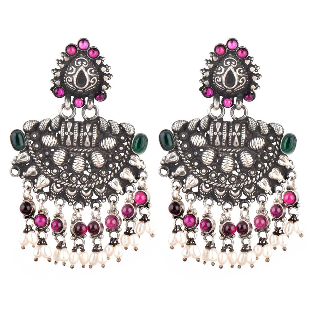 Side profile showing Pearl on the chandbali earrings