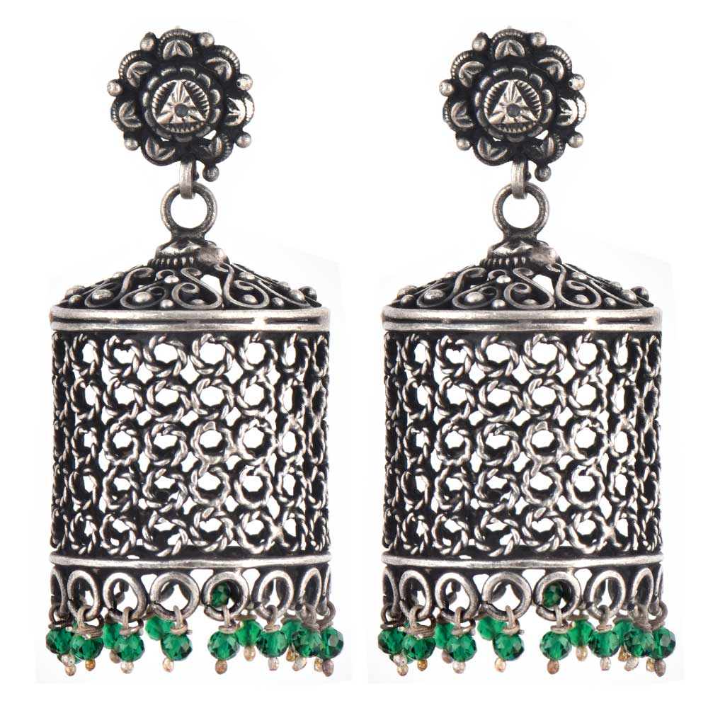 Side profile showing Onyx on the earrings