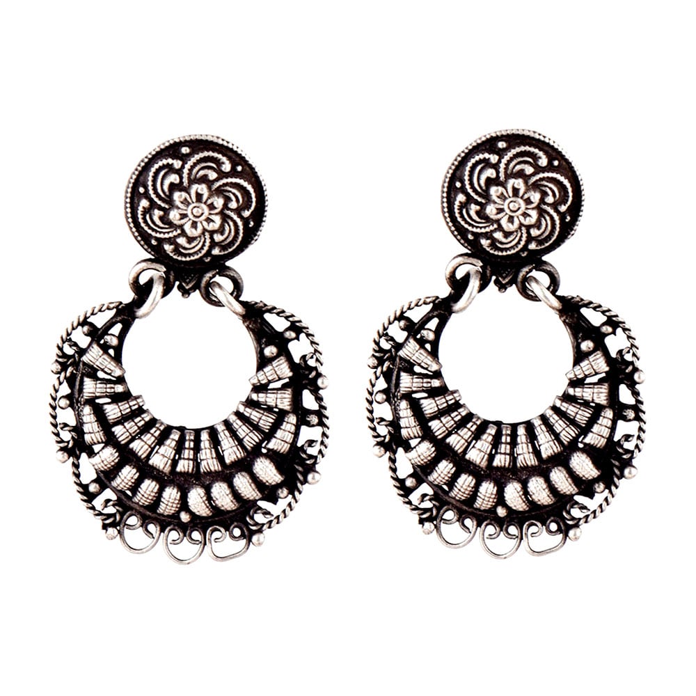 Handcrafted earrings with heritage design