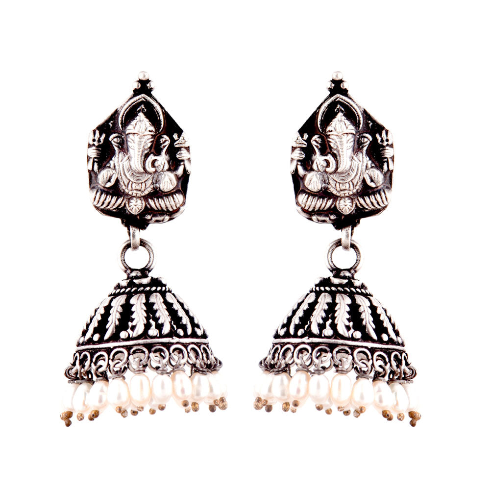 Handcrafted pear earrings with Pearl