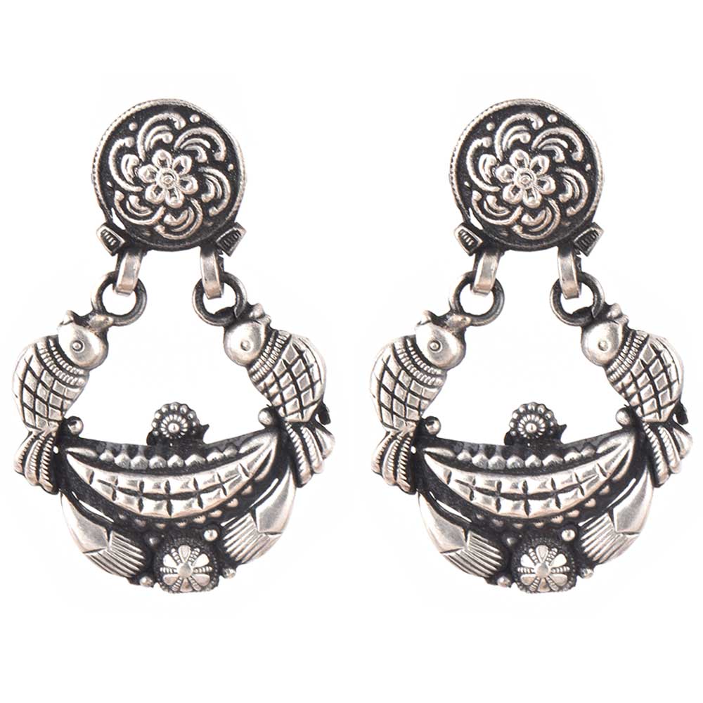 Handcrafted earrings with heritage design