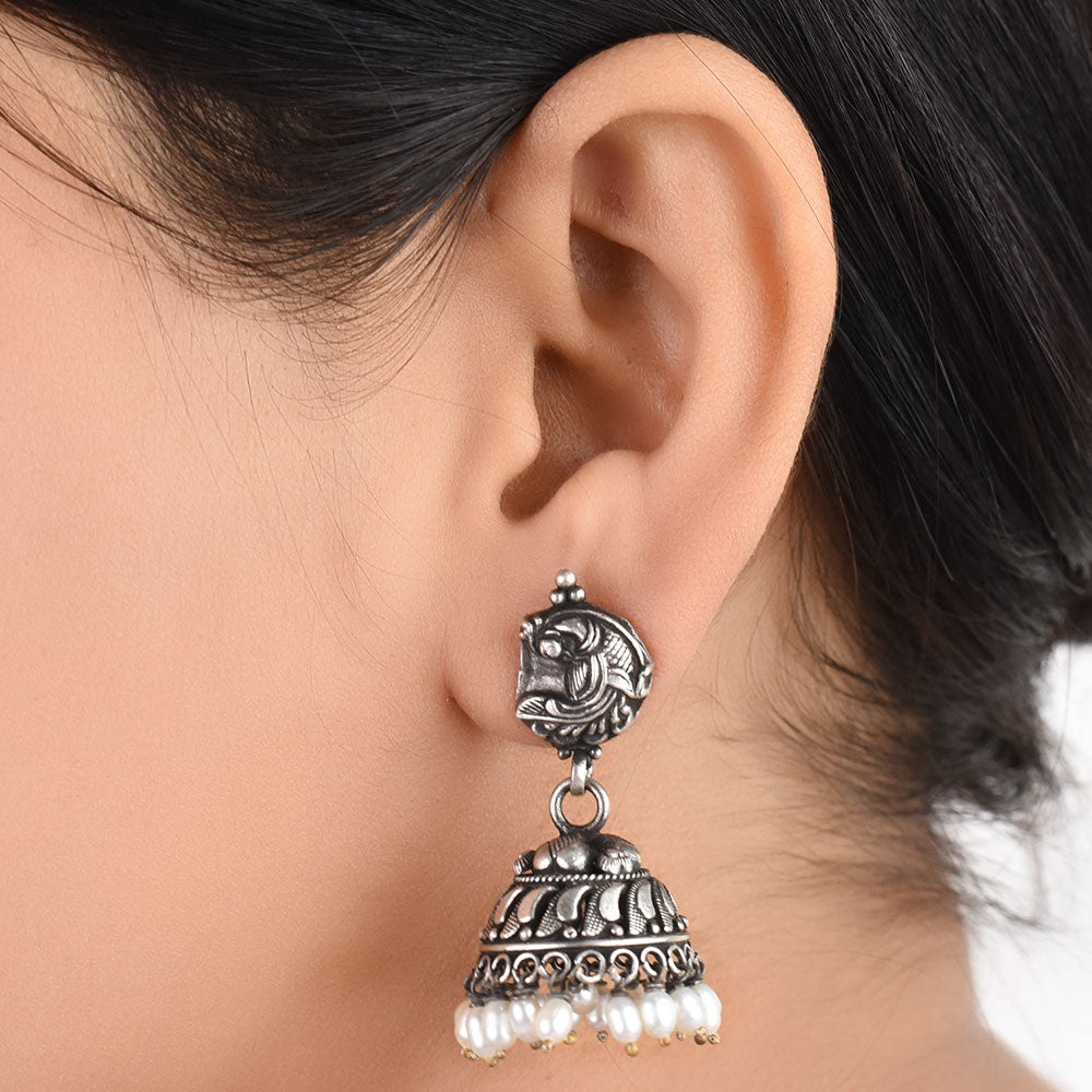 Front view of Machli Pearl fish, pearl earrings in 92.5 Sterling Silver