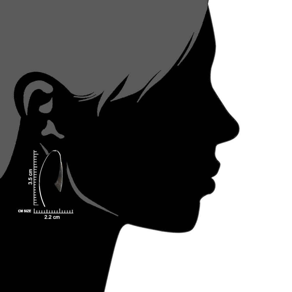 Side angle showing Long Geometric shape and texture