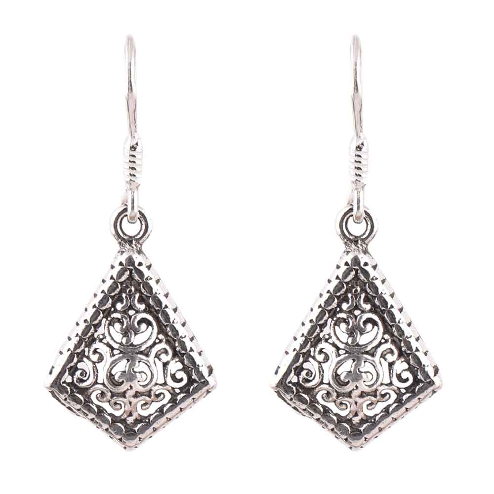 Close up of handcrafted Filigree detailing
