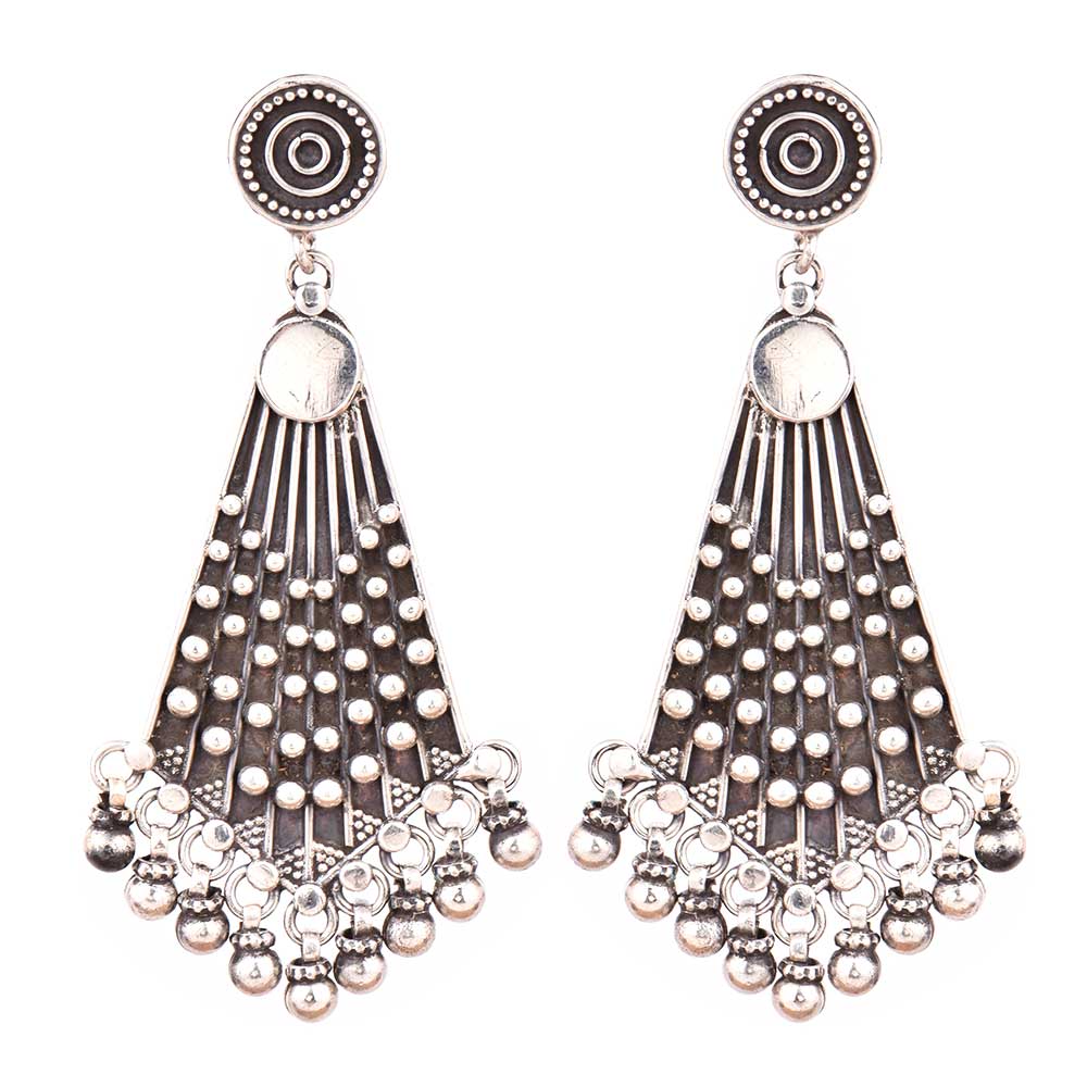 Side view showing triangle design on Reet earrings