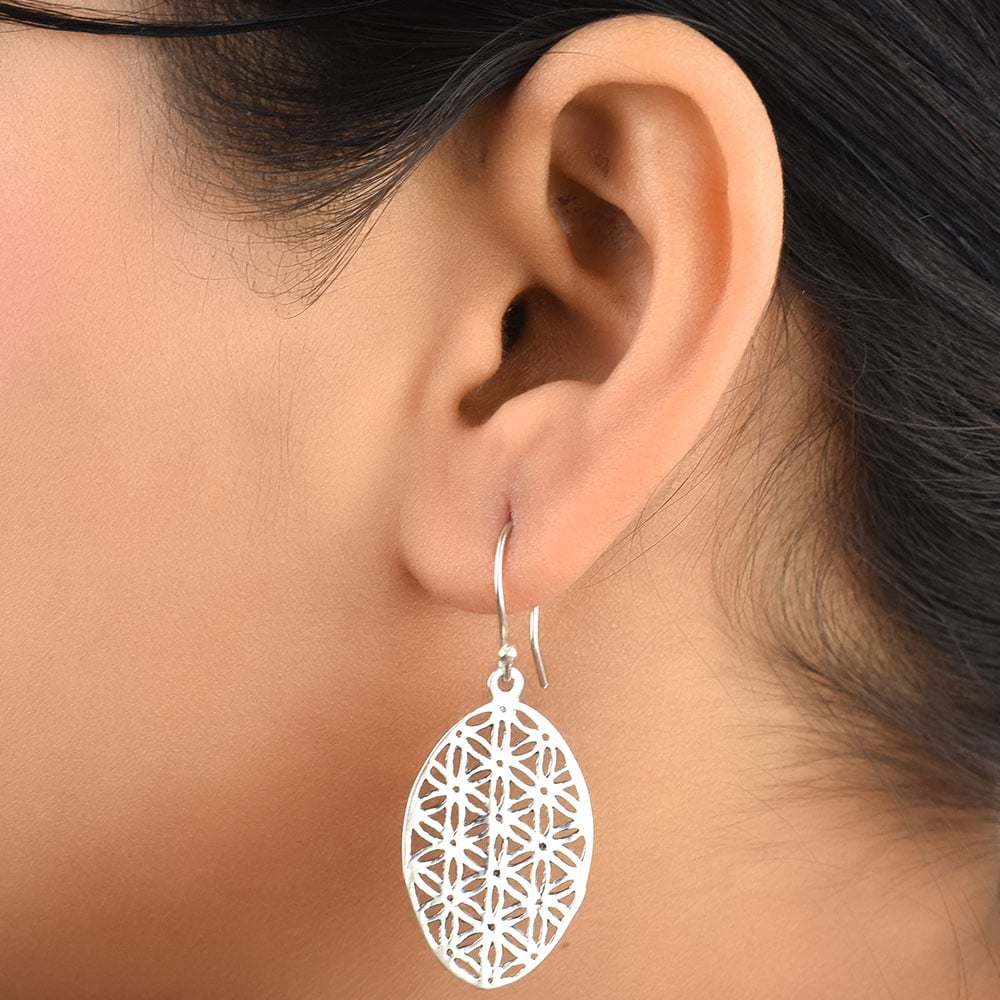 Front view of gul oval earrings in 92.5 Sterling Silver