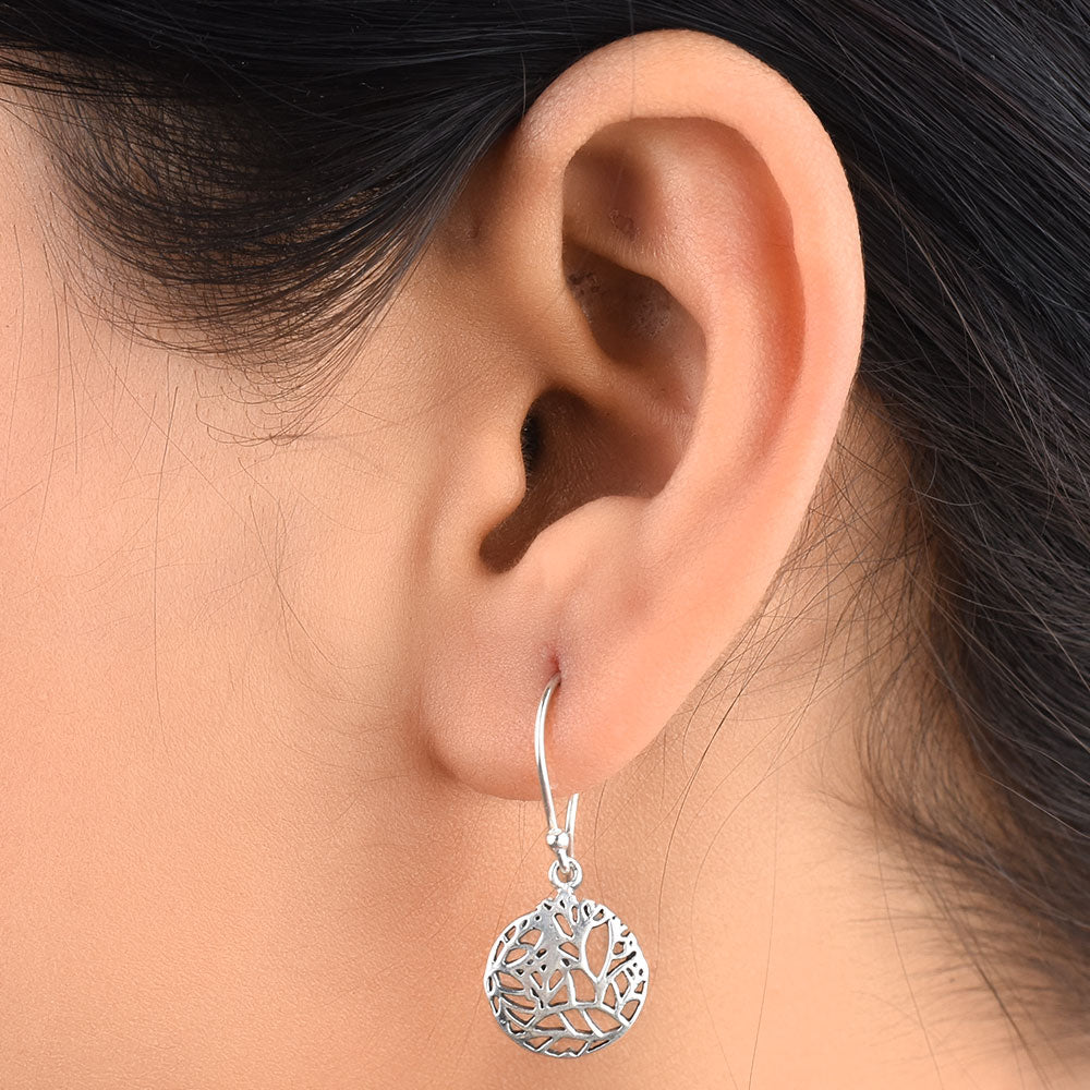 Front view of reet round earrings in 92.5 Sterling Silver