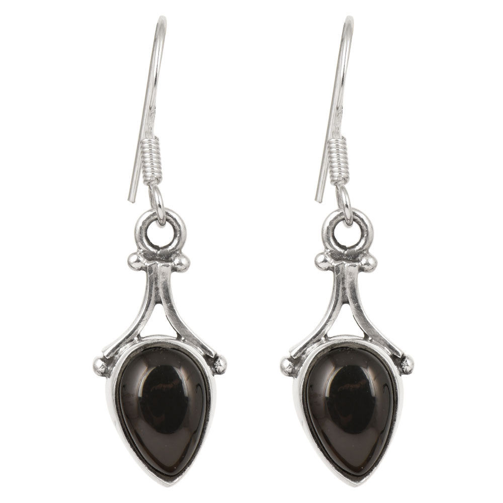 Focus on the onyx teardrop motif of these onyx teardrop drop earrings.