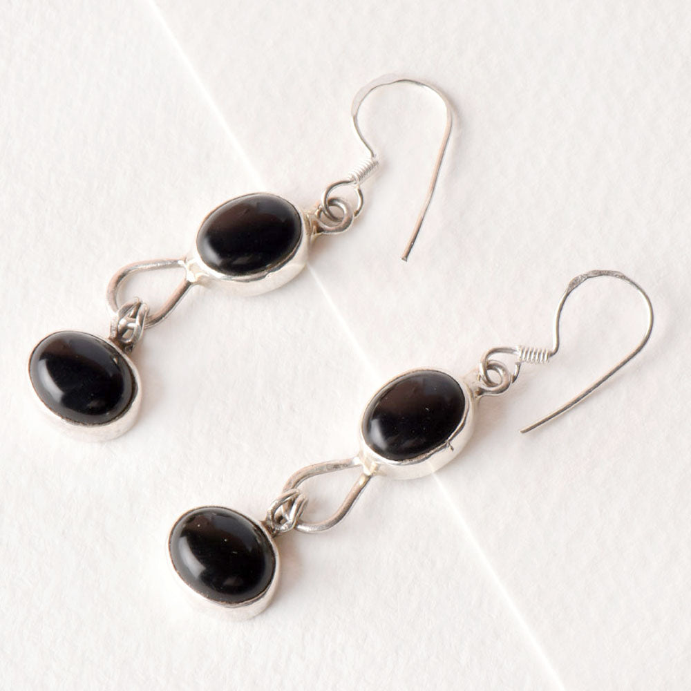 Profile of Noir Onyx earrings in 92.5 Sterling Silver