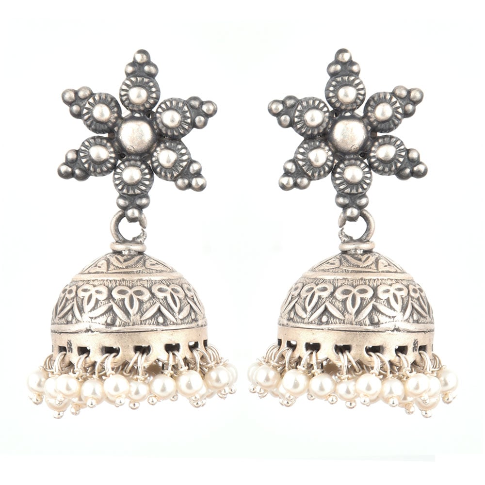 Light-catching surface of 92.5 Sterling Silver gul earrings