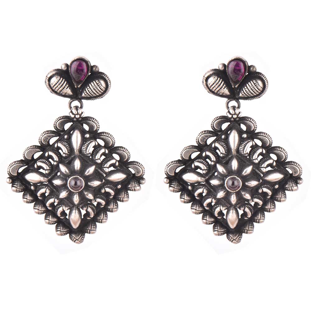 Modern godna motif floral earrings