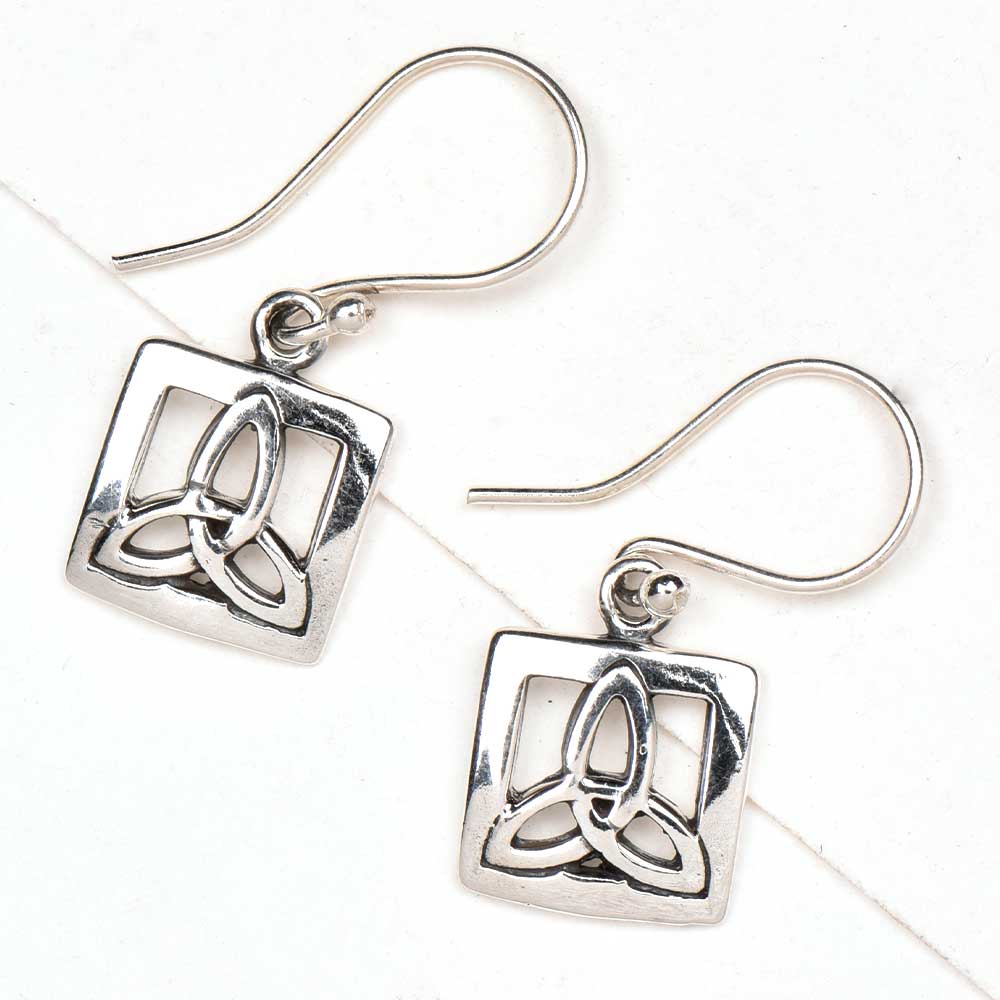 Delicate square earrings inspired by Rajasthani art